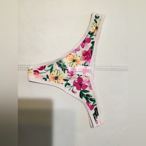 Victoria’s Secret thong size L/G pink